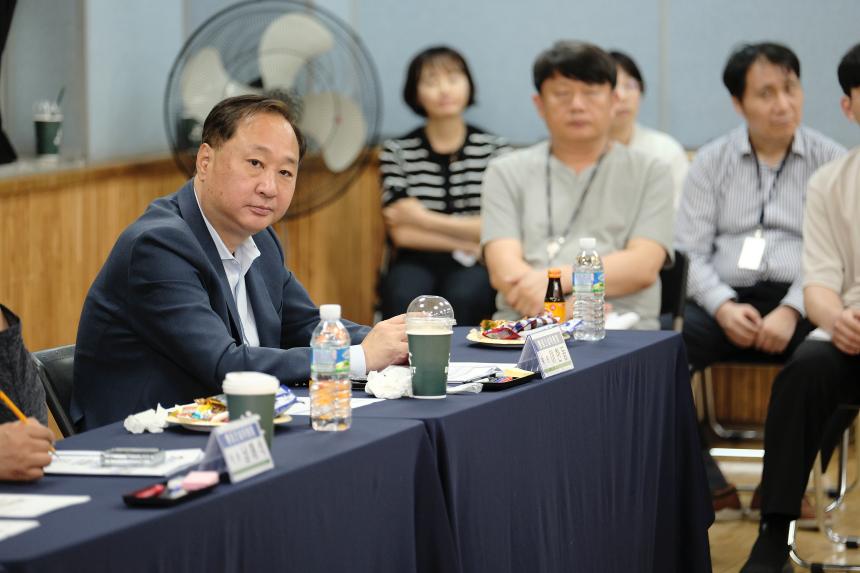 행정건설위원회 상암동주민센터 행정감사-제276회 마포구의회 제1차 정례회 - 7