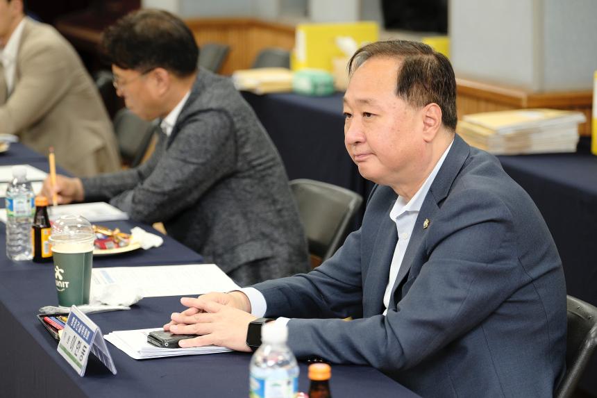 행정건설위원회 상암동주민센터 행정감사-제276회 마포구의회 제1차 정례회 - 8