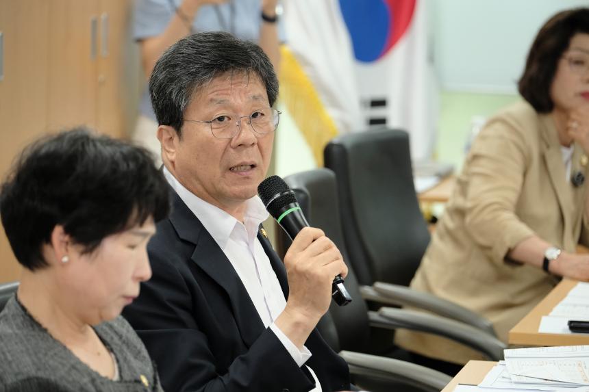 복지도시위원회 용강동주민센터 행정사무감사-제276회 마포구의회 제1차 정례회 - 3