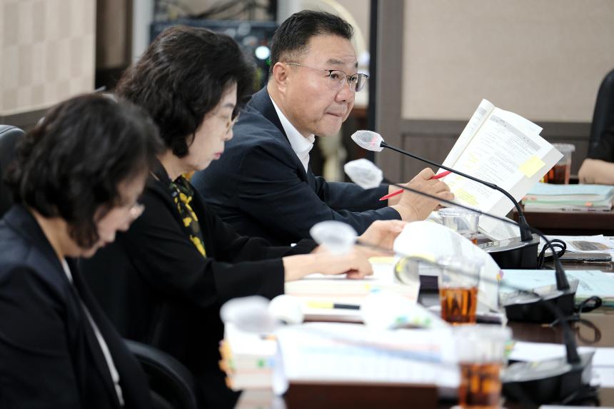 예산결산특별위원회-제276회 마포구의회 제1차 정례회 - 8