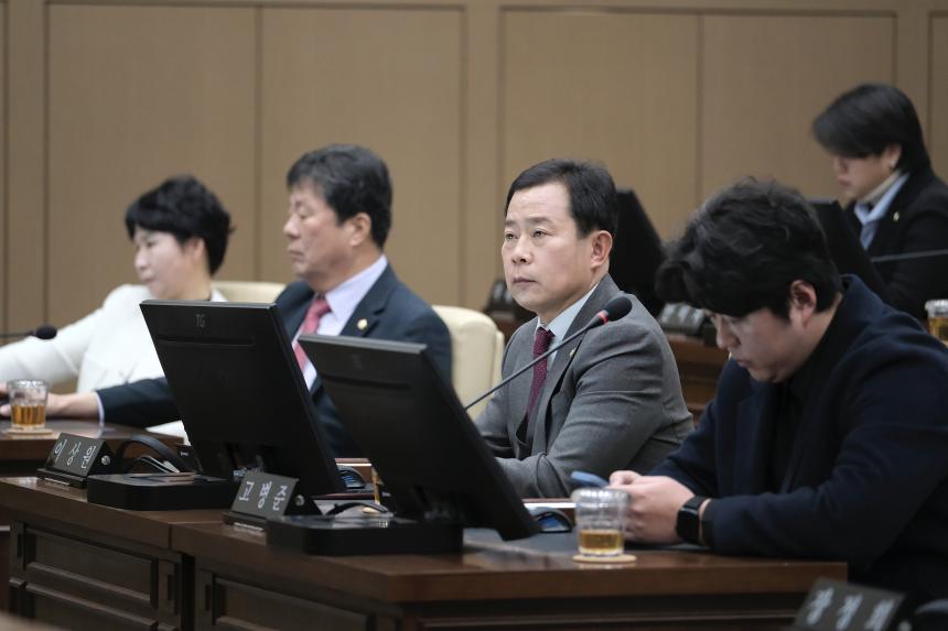 제273회 마포구의회 임시회 제2차 본회의 - 1