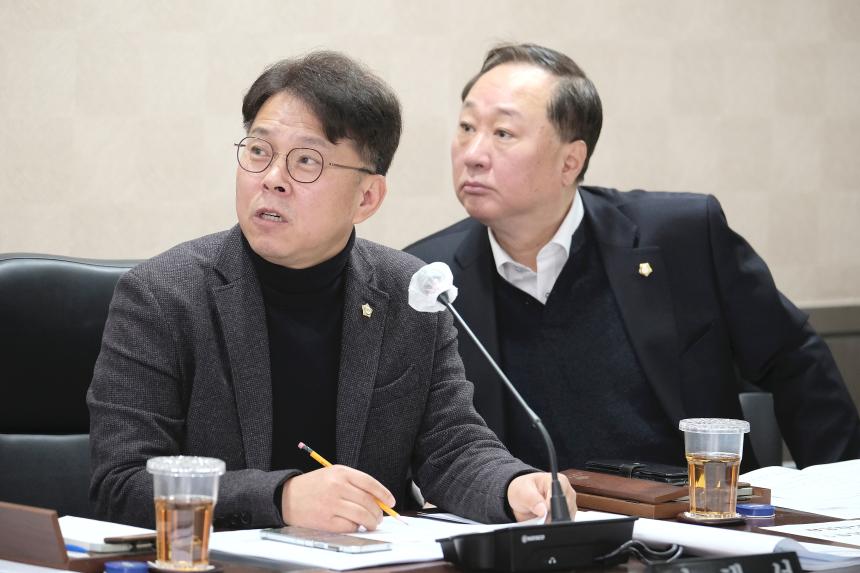 행정건설위원회-제273회 마포구의회 임시회 - 4