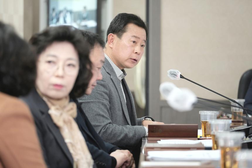 행정건설위원회-제273회 마포구의회 임시회 - 8