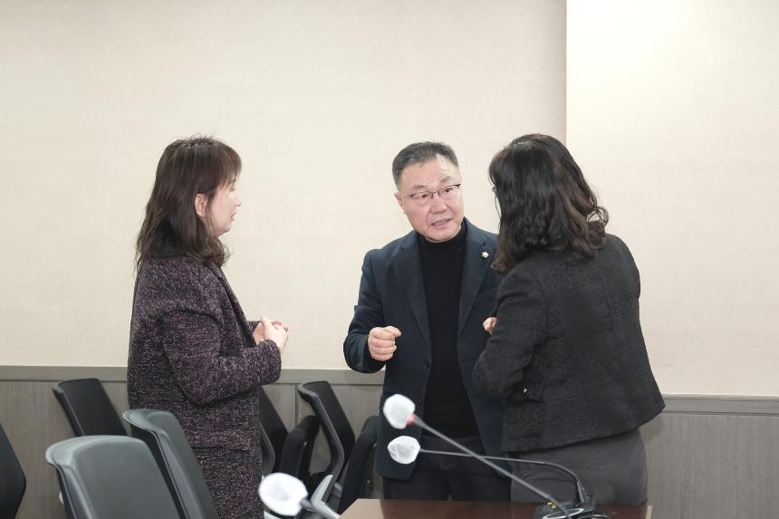 행정건설위원회-제273회 마포구의회 임시회 - 6