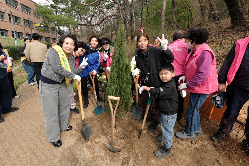 제81회 식목일 기념 릴레이 정원만들기 행사-샛터근린정원 - 2
