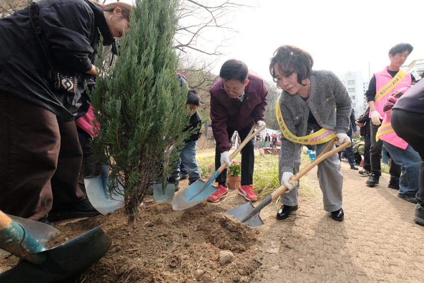 제81회 식목일 기념 릴레이 정원만들기 행사-샛터근린정원 - 4