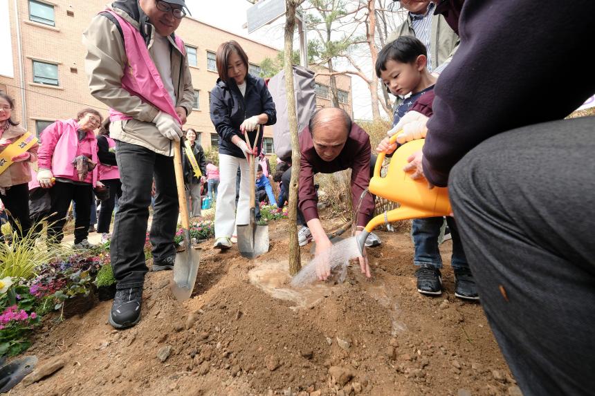 제81회 식목일 기념 릴레이 정원만들기 행사-샛터근린정원 - 12
