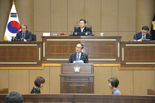 제215회 서울특별시 마포구의회 임시회 제2차 본회의 - 9