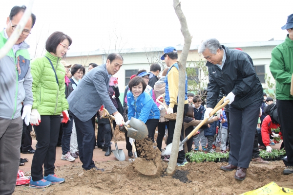 제70회 식목일 나무심기 행사 - 7