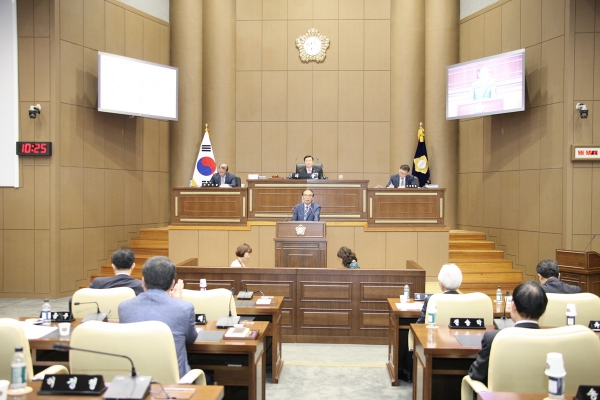 제214회 서울특별시 마포구의회 임시회 제2차 본회의 - 8