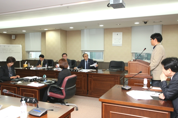 제211회 서울특별시 마포구의회 임시회 제1차 행정건설위원회 - 4