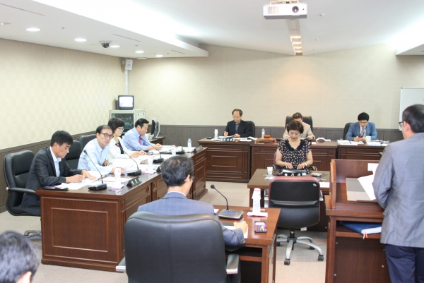 제197회 서울특별시 마포구의회 제1차 정례회 행정건설위원회 - 8