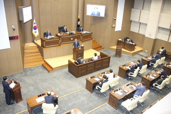 제215회 서울특별시 마포구의회 임시회 제2차 본회의 - 17