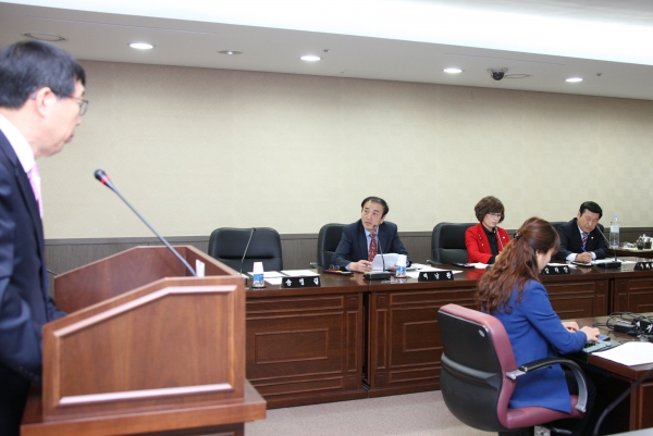 제195회 서울특별시 마포구의회 임시회 제1~2차 행정건설위원회 - 8