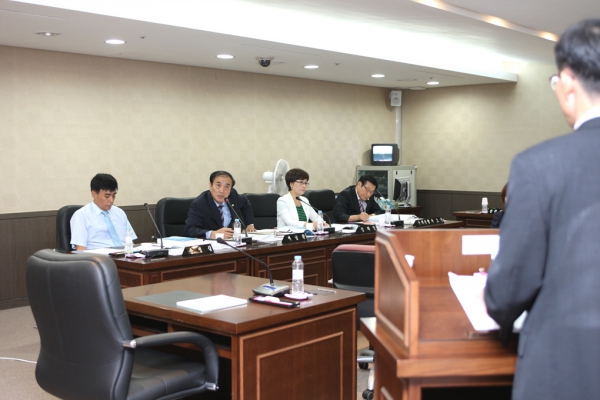 제190회 서울특별시 마포구의회 제1차 정례회 행정건설위원회 - 8