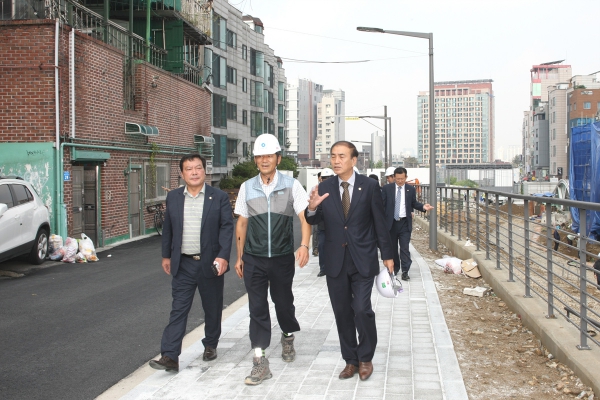 행정건설위원회 현장방문(책거리) - 5