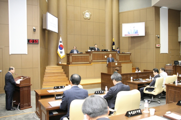 제215회 서울특별시 마포구의회 임시회 제2차 본회의 - 6