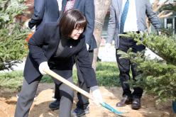 민선8기 상생을 위한 기념식수 12