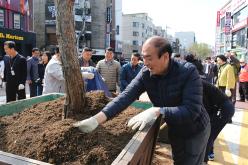제79회 식목일 기념 나무심기 행사 6