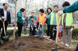 제80회 식목일 기념 나무심기 행사 49