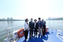 서울시 구의원 대상 한강 버스 체험 31