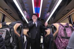 어르신 온천여행 버스 환송식 4