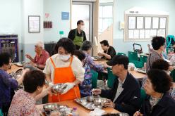 마포구 주민친화적 정책의제 발굴연구회-배식 봉사 3