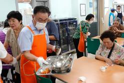 마포구 주민친화적 정책의제 발굴연구회-배식 봉사 15