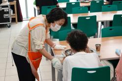 마포구 주민친화적 정책의제 발굴연구회-배식 봉사 17