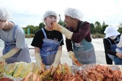 새우젓축제-외국인 및 다문화가정과 함께하는 김장김치 담그기 체험행사 14