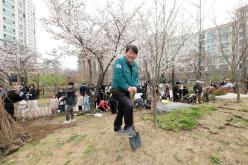 제81회 식목일 기념 릴레이 정원만들기 행사-국화정원 21