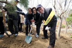 제81회 식목일 기념 릴레이 정원만들기 행사-쌍룡근린공원 18